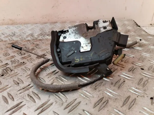 CERRADURA PUERTA DELANTERA DERECHA 127103