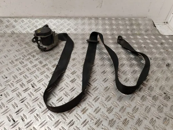 CINTURON SEGURIDAD DELANTERO DERECHO 127136