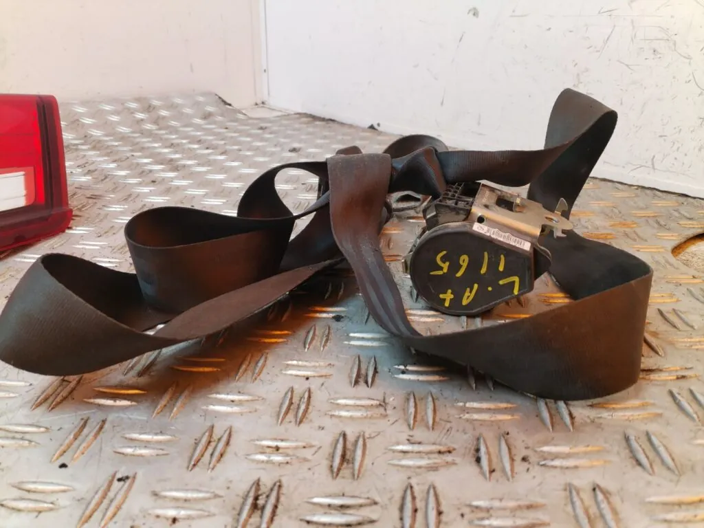 CINTURON SEGURIDAD TRASERO IZQUIERDO 127042
