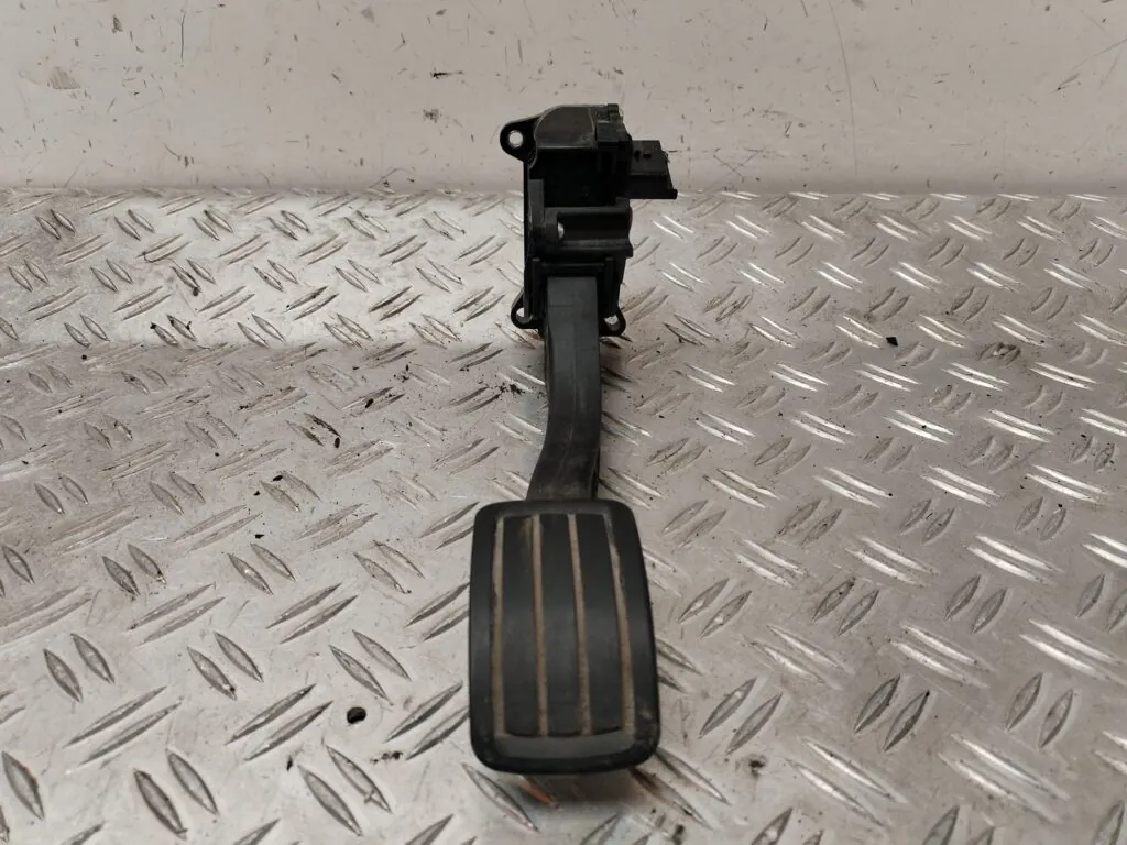 PEDAL ACELERADOR 125968