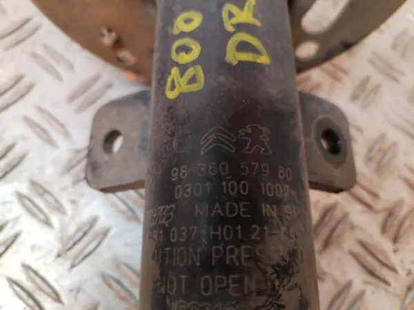 AMORTIGUADOR DELANTERO DERECHO 126663