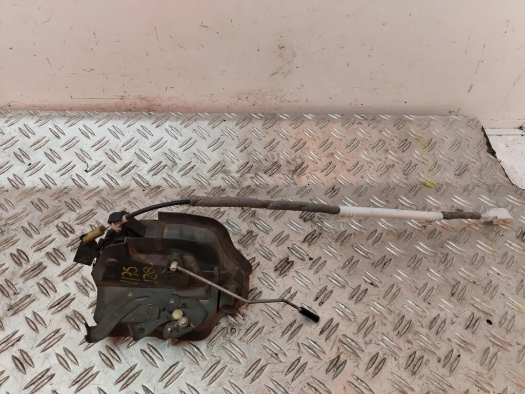 CERRADURA PUERTA DELANTERA IZQUIERDA 127102