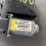 MOTOR ELEVALUNAS DELANTERO IZQUIERDO 126898