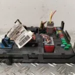 CAJA RELES / FUSIBLES 127009