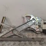 ELEVALUNAS DELANTERO DERECHO 127051