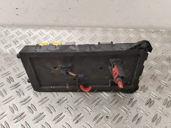 CAJA RELES / FUSIBLES 126746