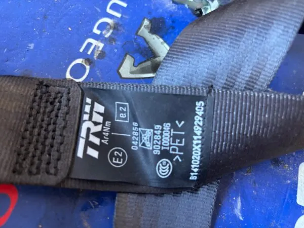 CINTURON SEGURIDAD DELANTERO DERECHO 126351