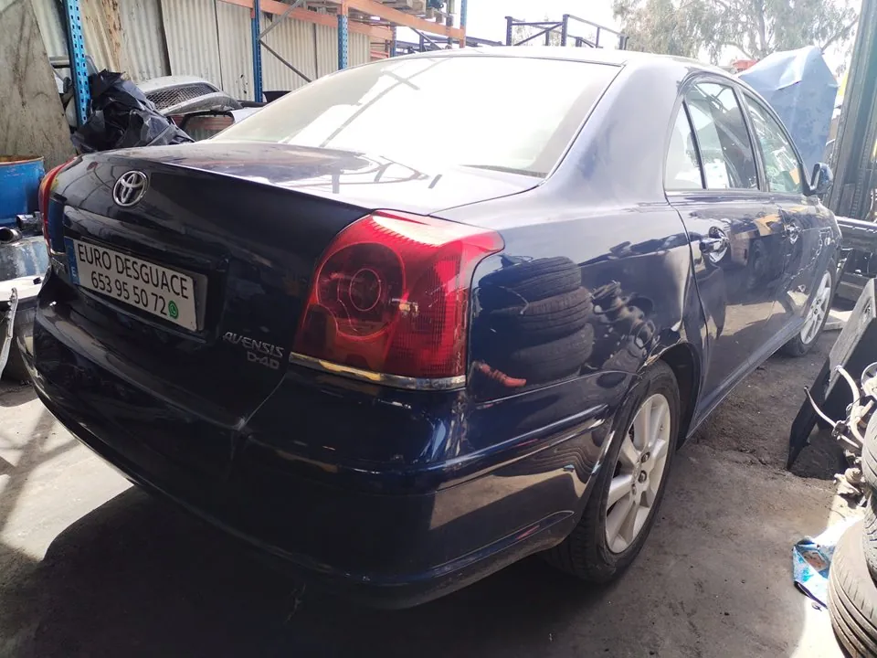 TOYOTA AVENSIS BERLINA (T25) del 2005