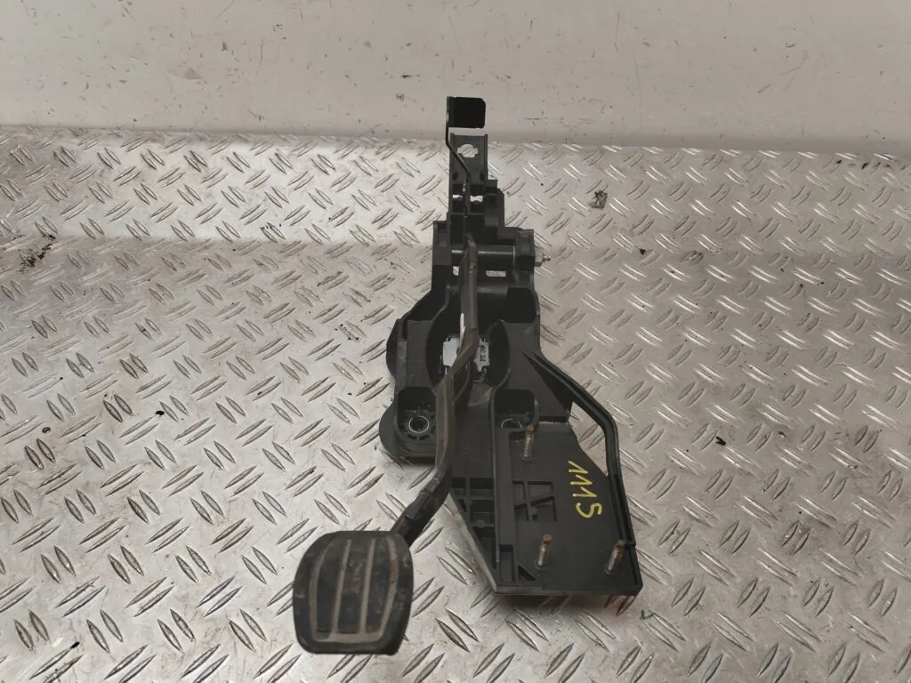 PEDAL FRENO 125989