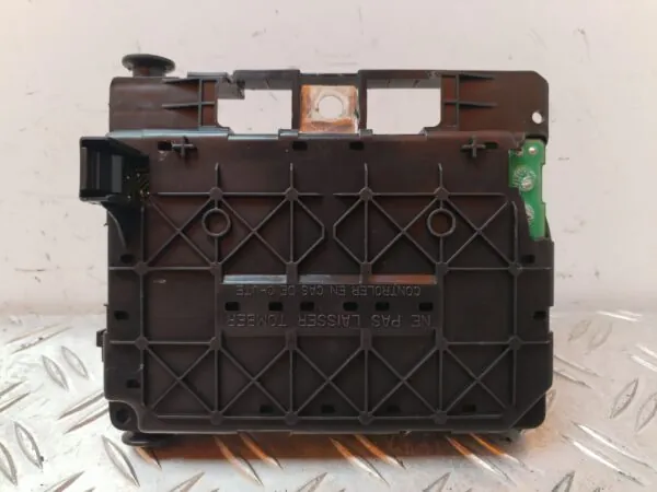 CAJA RELES / FUSIBLES 126838