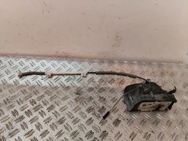 CERRADURA PUERTA DELANTERA DERECHA 127103