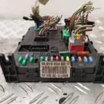 CAJA RELES / FUSIBLES 127008