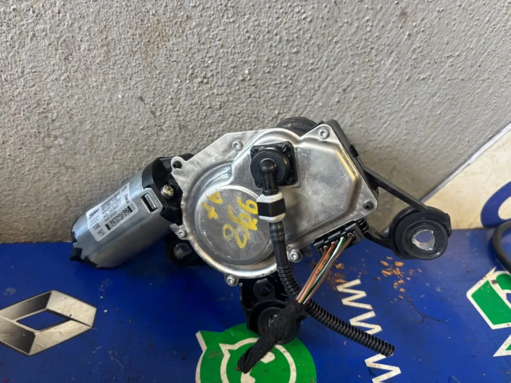MOTOR LIMPIA TRASERO 126441