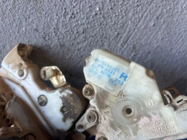 CERRADURA PUERTA TRASERA DERECHA 126326