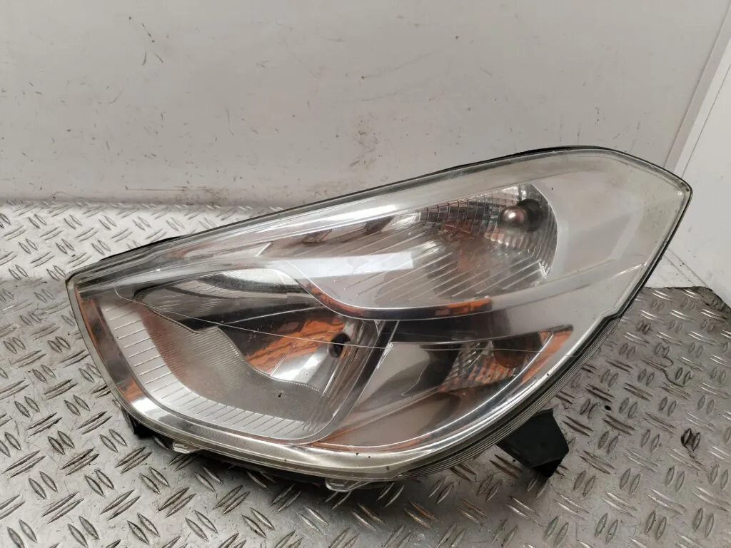 FARO IZQUIERDO 126900