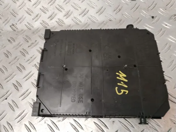 CAJA RELES / FUSIBLES 125982
