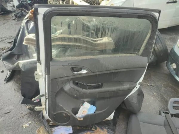 PUERTA TRASERA DERECHA 125829