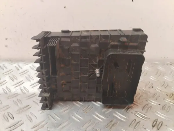 CAJA RELES / FUSIBLES 126621