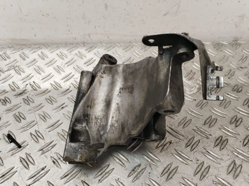 SOPORTE MOTOR IZQUIERDO 128503