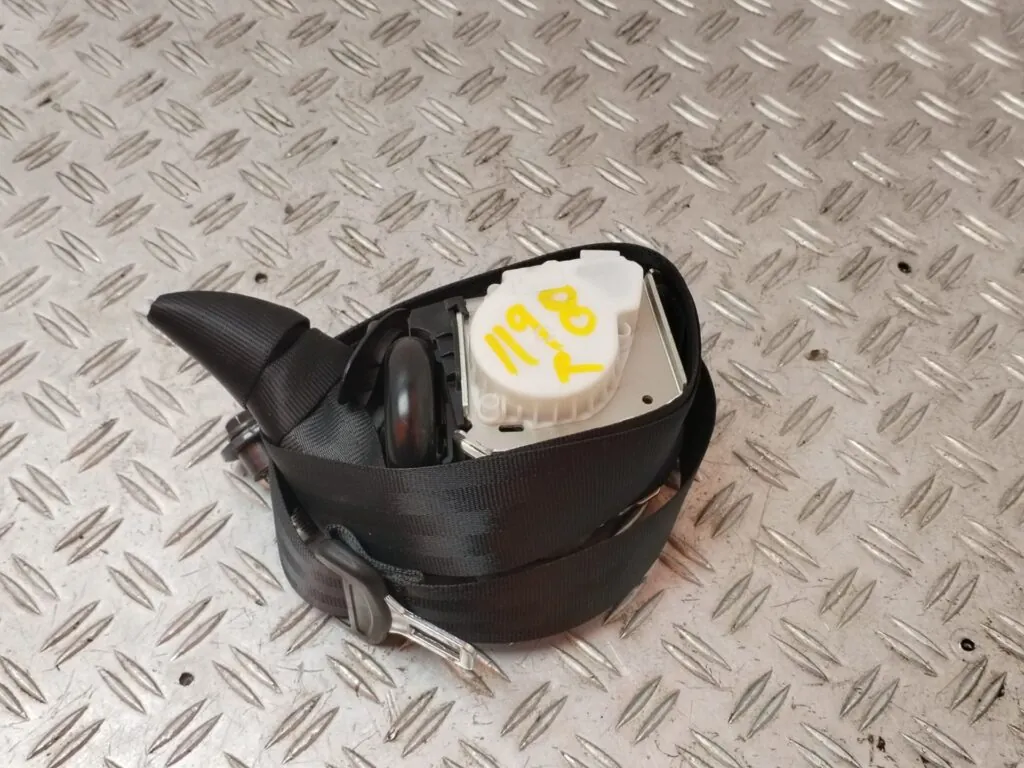 CINTURON SEGURIDAD DELANTERO DERECHO 127558