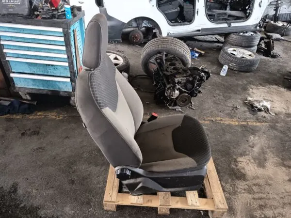 ASIENTO DELANTERO DERECHO 127217