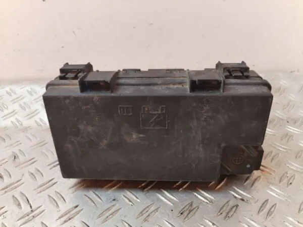 CAJA RELES / FUSIBLES 126764