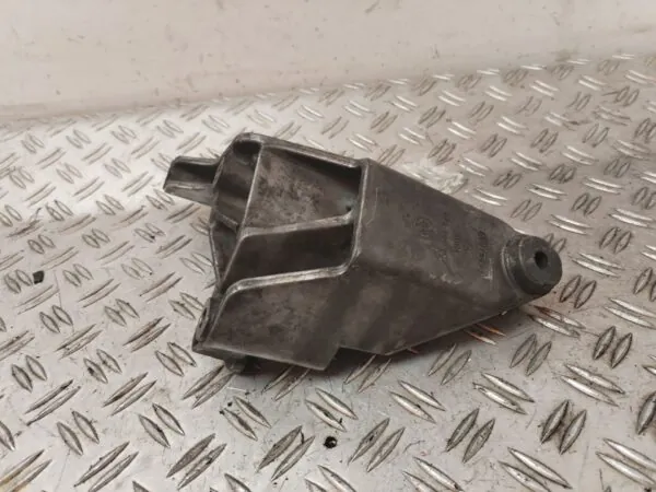 SOPORTE MOTOR DERECHO 128515