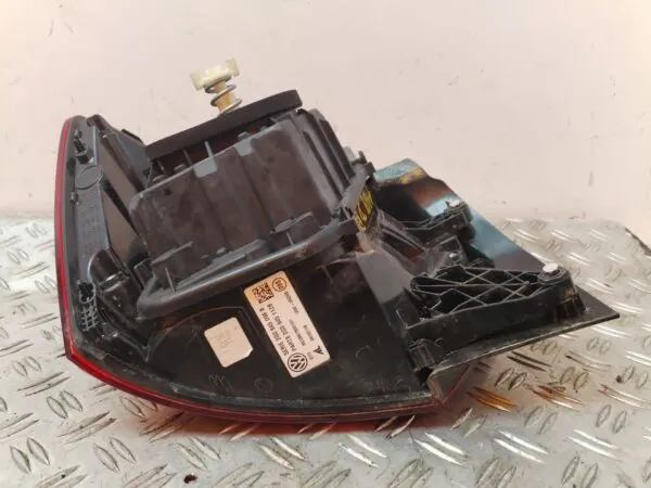 PILOTO TRASERO DERECHO 127511
