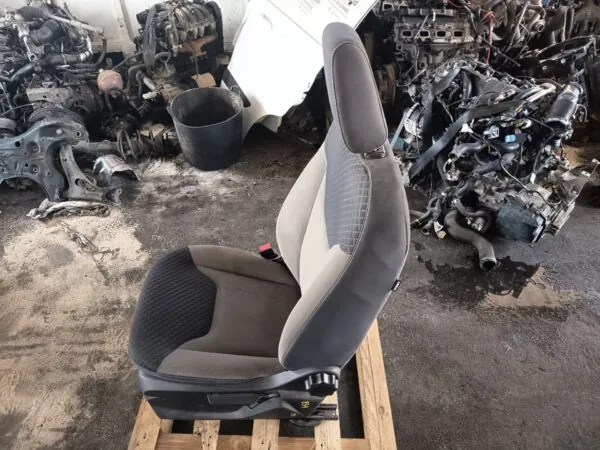 ASIENTO DELANTERO IZQUIERDO 127218