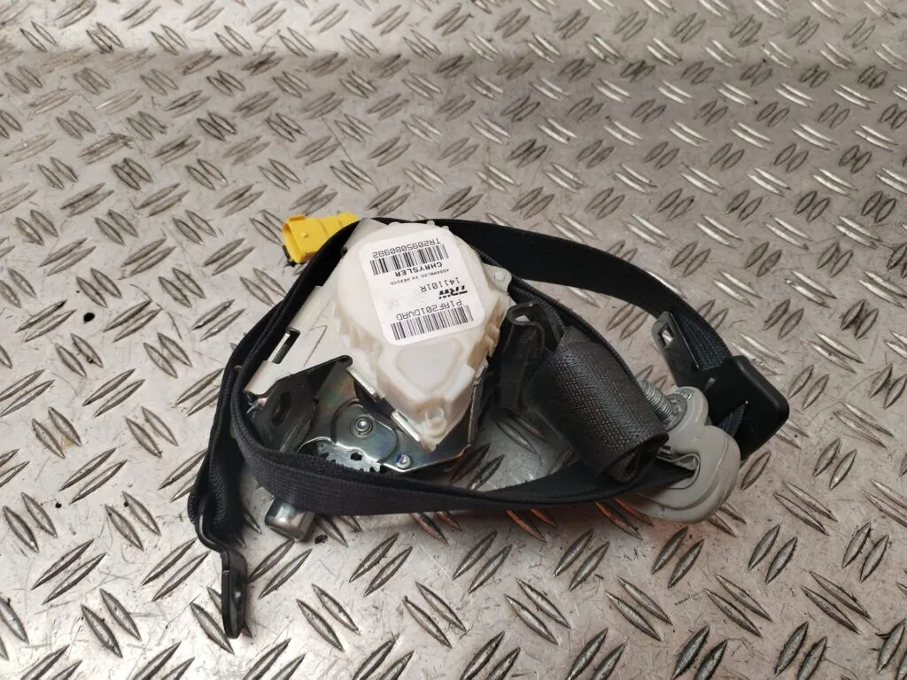 CINTURON SEGURIDAD DELANTERO DERECHO 128346