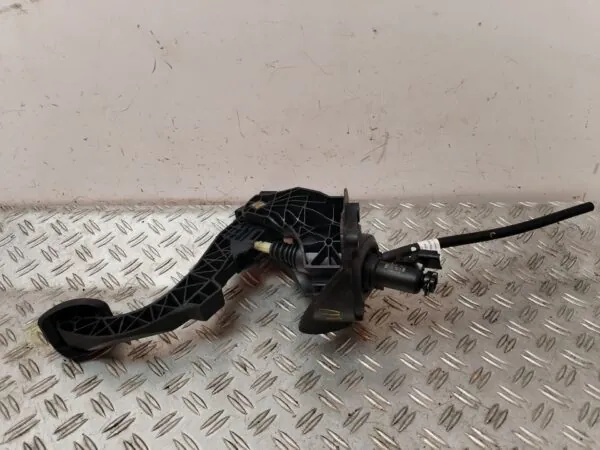 PEDAL EMBRAGUE 127412