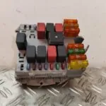 CAJA RELES / FUSIBLES 127112