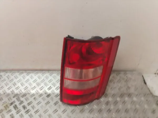 PILOTO TRASERO DERECHO 127352