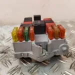 CAJA RELES / FUSIBLES 127112