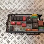 CAJA RELES / FUSIBLES 128480