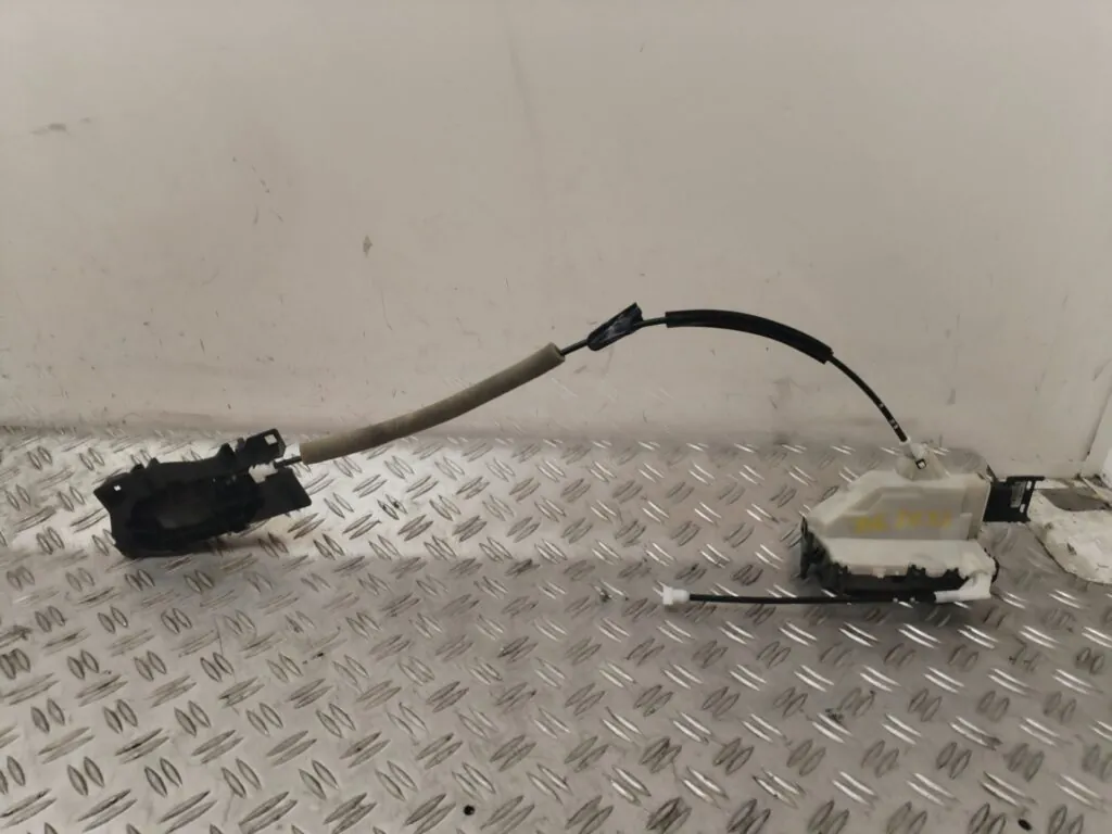 CERRADURA PUERTA DELANTERA DERECHA 128202