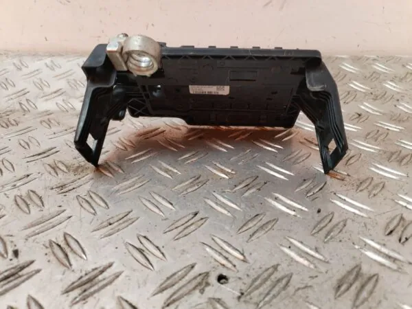 CAJA RELES / FUSIBLES 127145