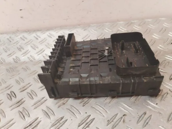 CAJA RELES / FUSIBLES 126621