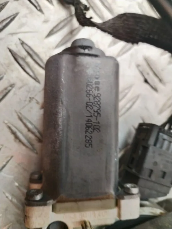 ELEVALUNAS DELANTERO IZQUIERDO 126723