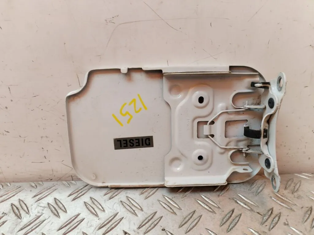 TAPA EXTERIOR COMBUSTIBLE 129084