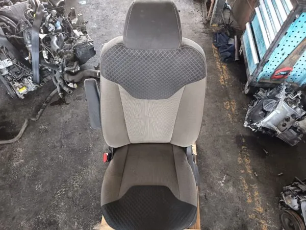 ASIENTO DELANTERO IZQUIERDO 127218