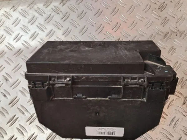 CAJA RELES / FUSIBLES 126764