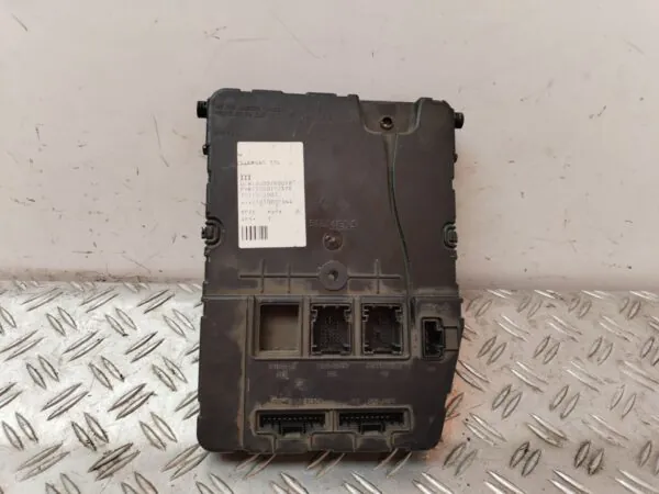 CAJA RELES / FUSIBLES 127560