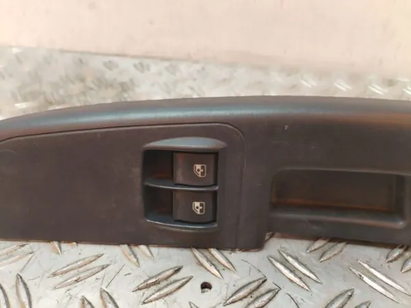 MANDO ELEVALUNAS DELANTERO IZQUIERDO 128405