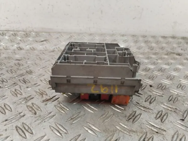 CAJA RELES / FUSIBLES 129027