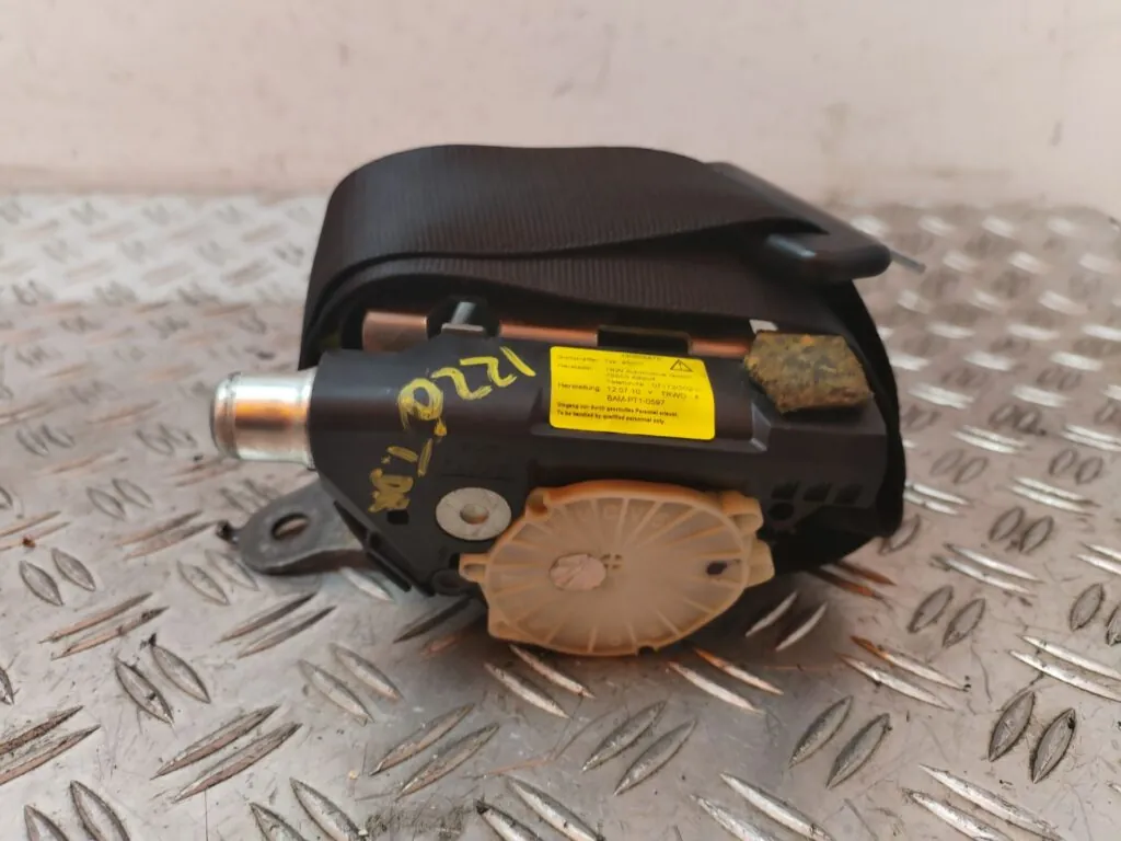 CINTURON SEGURIDAD TRASERO DERECHO 128533