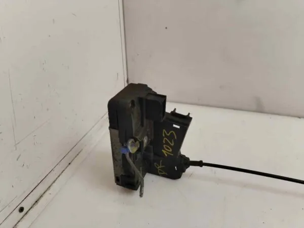 CERRADURA PUERTA DELANTERA DERECHA 123897