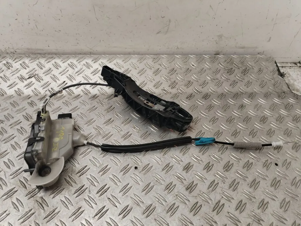 CERRADURA PUERTA DELANTERA IZQUIERDA 129153
