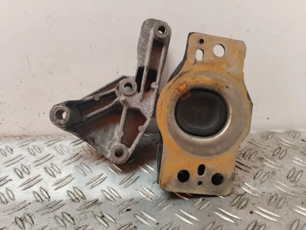 SOPORTE MOTOR 127386