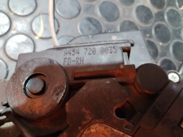 CERRADURA PUERTA DELANTERA DERECHA 127652